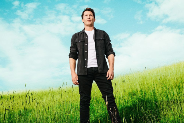 Celebrando 20 años de su disco debut:James Blunt confirma su regreso a Chile en 2025