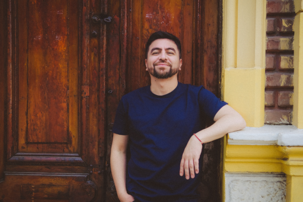 La riqueza melódica expresada en un EP: Fernando Raza estrena Identidad Raza