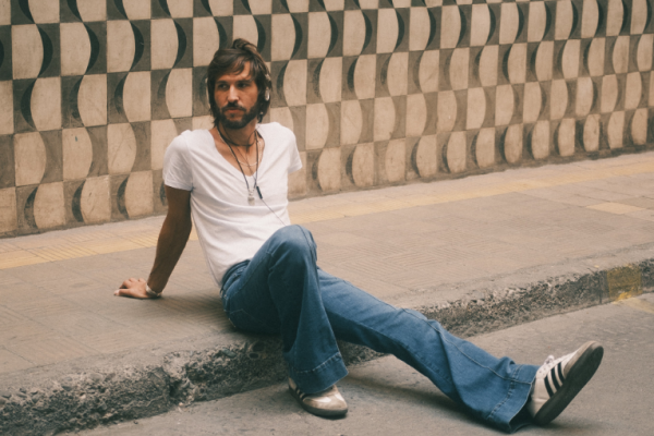 El regreso de Gonzalo Yáñez «La Ciudad del Desencanto» primer adelanto de su nuevo disco